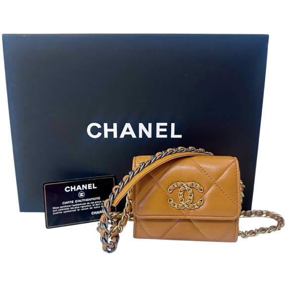 Chanel 19 Flap Coin Wallet On Chain - Picture 9 of 9